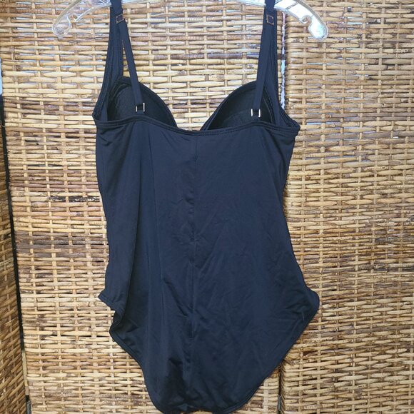 La Blanca One Piece Swimsuit Size 16 Black Ruched Sides Light Padded Cup - Picture 3 of 6